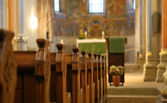 Kirchenbänke